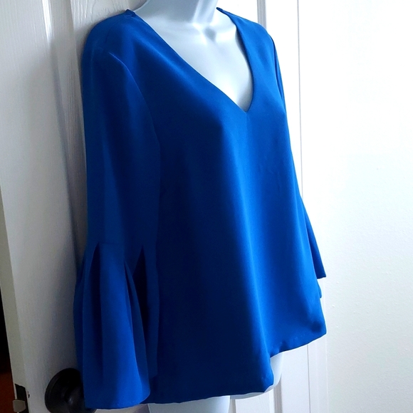 blouse - Picture 2 of 6